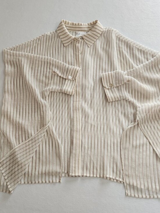 Chico's Tops - Chicos Marla Wynne Beige And White Flowy dolman sleeve shear blouse size large